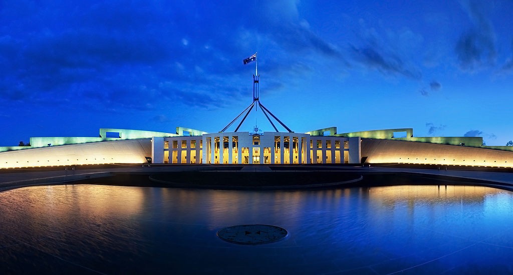 Parliament House at Dusk By JJ Harrison (jjharrison89@facebook.com) (Own work) [GFDL 1.2 (http://www.gnu.org/licenses/old-licenses/fdl-1.2.html) or CC BY-SA 3.0 (http://creativecommons.org/licenses/by-sa/3.0)], via Wikimedia Commons